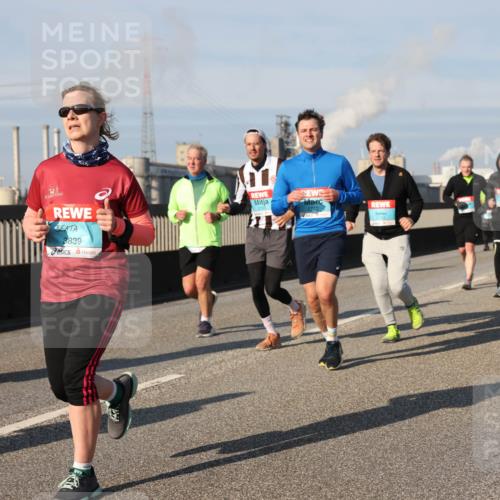 03.10.2025 - Köhlbrandbrückenlauf Lena Gebhardt http://msf.ph/oto/9142413 03.10.2025 10:00:16 Position 2 3839 meine-sportfotos.de