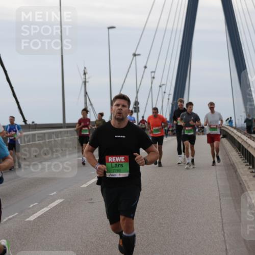 03.10.2025 - Köhlbrandbrückenlauf Jannik Wohlers http://msf.ph/oto/9142458 03.10.2025 15:42:25 Position 1 7403, 7780 meine-sportfotos.de