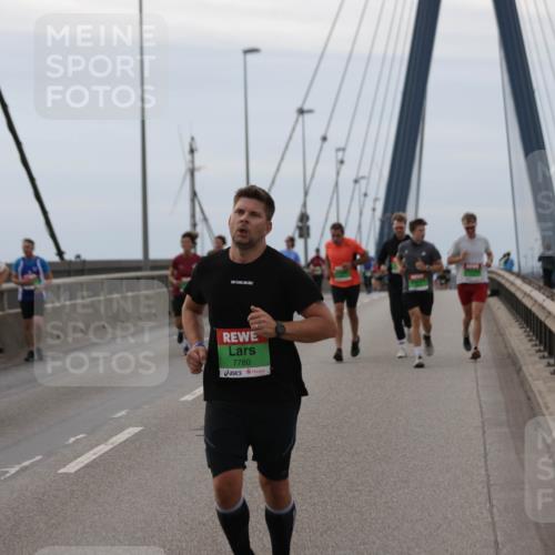 03.10.2025 - Köhlbrandbrückenlauf Jannik Wohlers http://msf.ph/oto/9142462 03.10.2025 15:42:25 Position 1 7403, 7780 meine-sportfotos.de