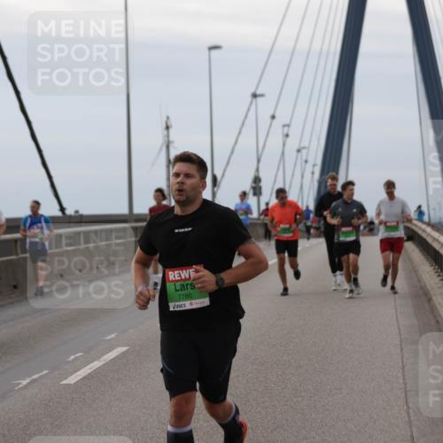 03.10.2025 - Köhlbrandbrückenlauf Jannik Wohlers http://msf.ph/oto/9142466 03.10.2025 15:42:25 Position 1 7403, 7780 meine-sportfotos.de