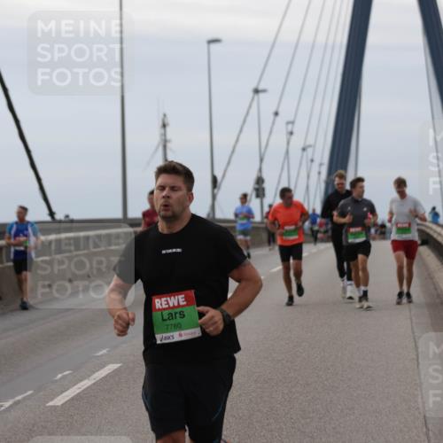 03.10.2025 - Köhlbrandbrückenlauf Jannik Wohlers http://msf.ph/oto/9142468 03.10.2025 15:42:25 Position 1 7780 meine-sportfotos.de