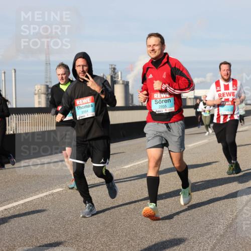 03.10.2025 - Köhlbrandbrückenlauf Lena Gebhardt http://msf.ph/oto/9142478 03.10.2025 10:00:19 Position 2 2854, 2855 meine-sportfotos.de