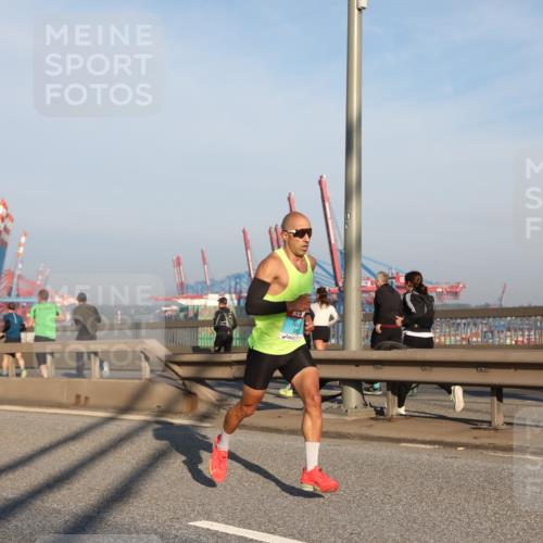 03.10.2025 - Köhlbrandbrückenlauf Yannick Fuchs http://msf.ph/oto/9142497 03.10.2025 08:28:31 Position 2  meine-sportfotos.de
