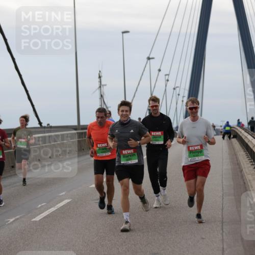 03.10.2025 - Köhlbrandbrückenlauf Jannik Wohlers http://msf.ph/oto/9142517 03.10.2025 15:42:29 Position 1 8784 meine-sportfotos.de