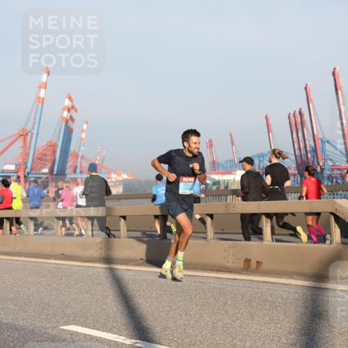 03.10.2025 - Köhlbrandbrückenlauf Yannick Fuchs http://msf.ph/oto/9142519 03.10.2025 08:28:50 Position 2 3760 meine-sportfotos.de