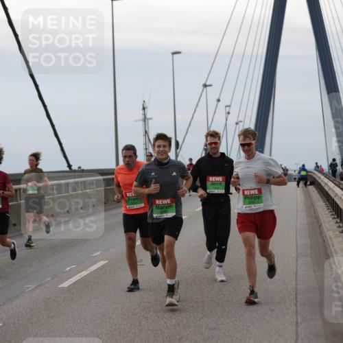03.10.2025 - Köhlbrandbrückenlauf Jannik Wohlers http://msf.ph/oto/9142527 03.10.2025 15:42:29 Position 1 7224, 8784 meine-sportfotos.de