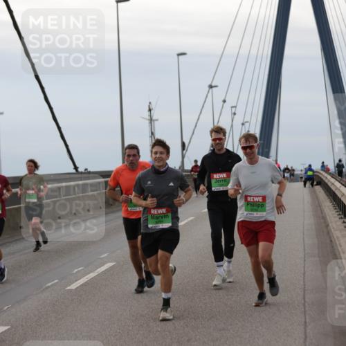 03.10.2025 - Köhlbrandbrückenlauf Jannik Wohlers http://msf.ph/oto/9142535 03.10.2025 15:42:29 Position 1 8784, 7224, 8786 meine-sportfotos.de