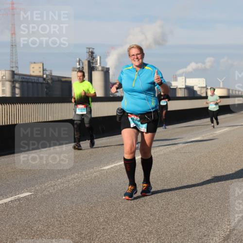 03.10.2025 - Köhlbrandbrückenlauf Lena Gebhardt http://msf.ph/oto/9142540 03.10.2025 10:00:22 Position 2  meine-sportfotos.de