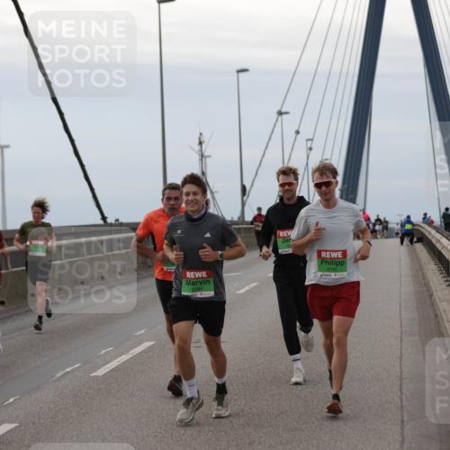 03.10.2025 - Köhlbrandbrückenlauf Jannik Wohlers http://msf.ph/oto/9142541 03.10.2025 15:42:29 Position 1 8784, 8786 meine-sportfotos.de