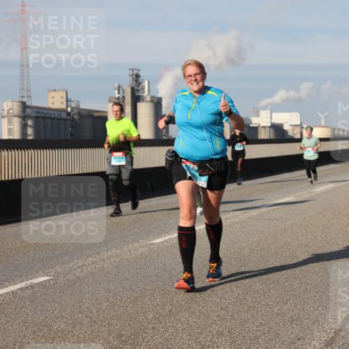 03.10.2025 - Köhlbrandbrückenlauf Lena Gebhardt http://msf.ph/oto/9142543 03.10.2025 10:00:22 Position 2  meine-sportfotos.de