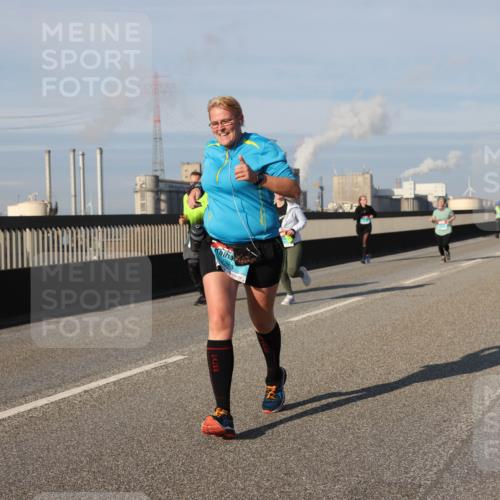 03.10.2025 - Köhlbrandbrückenlauf Lena Gebhardt http://msf.ph/oto/9142558 03.10.2025 10:00:23 Position 2  meine-sportfotos.de