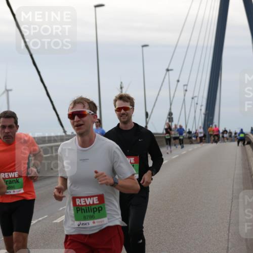 03.10.2025 - Köhlbrandbrückenlauf Jannik Wohlers http://msf.ph/oto/9142567 03.10.2025 15:42:31 Position 1 8784, 8886, 8786 meine-sportfotos.de