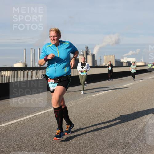 03.10.2025 - Köhlbrandbrückenlauf Lena Gebhardt http://msf.ph/oto/9142571 03.10.2025 10:00:23 Position 2 224 meine-sportfotos.de