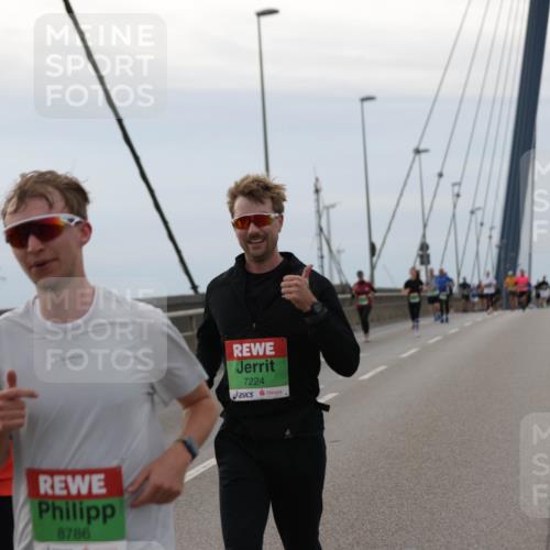03.10.2025 - Köhlbrandbrückenlauf Jannik Wohlers http://msf.ph/oto/9142583 03.10.2025 15:42:31 Position 1 8886, 8786, 7224 meine-sportfotos.de