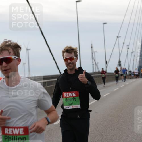 03.10.2025 - Köhlbrandbrückenlauf Jannik Wohlers http://msf.ph/oto/9142587 03.10.2025 15:42:31 Position 1 7224 meine-sportfotos.de