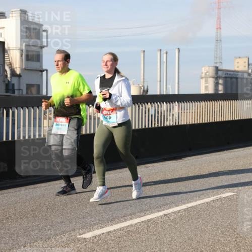 03.10.2025 - Köhlbrandbrückenlauf Lena Gebhardt http://msf.ph/oto/9142597 03.10.2025 10:00:25 Position 2 1995 meine-sportfotos.de