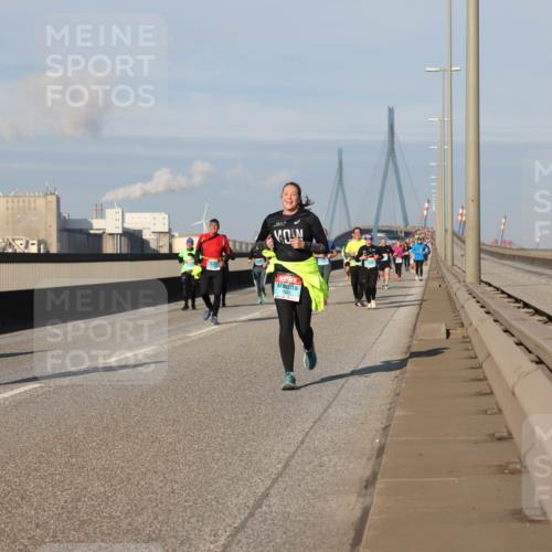 03.10.2025 - Köhlbrandbrückenlauf Lena Gebhardt http://msf.ph/oto/9142607 03.10.2025 10:00:27 Position 2 1547 meine-sportfotos.de