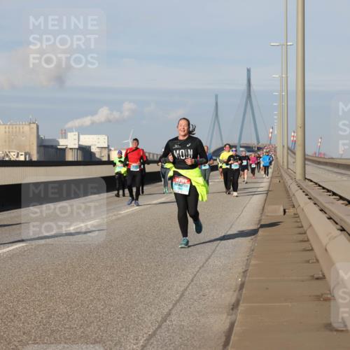 03.10.2025 - Köhlbrandbrückenlauf Lena Gebhardt http://msf.ph/oto/9142612 03.10.2025 10:00:27 Position 2 1547 meine-sportfotos.de