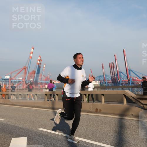 03.10.2025 - Köhlbrandbrückenlauf Yannick Fuchs http://msf.ph/oto/9142615 03.10.2025 08:29:26 Position 2  meine-sportfotos.de