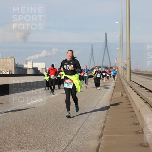03.10.2025 - Köhlbrandbrückenlauf Lena Gebhardt http://msf.ph/oto/9142619 03.10.2025 10:00:27 Position 2 1547 meine-sportfotos.de