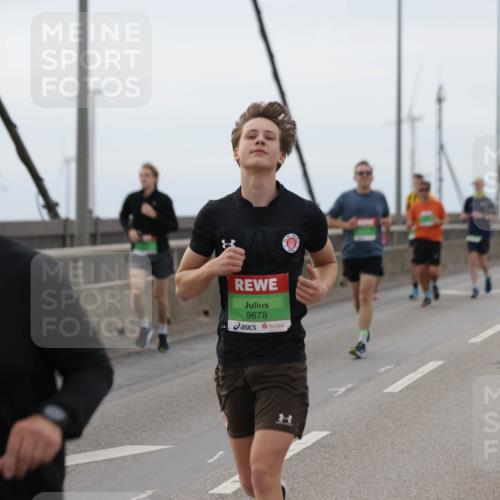 03.10.2025 - Köhlbrandbrückenlauf Jannik Wohlers http://msf.ph/oto/9142637 03.10.2025 15:43:50 Position 1 8966, 9678 meine-sportfotos.de