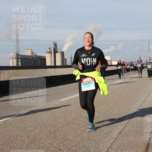 03.10.2025 - Köhlbrandbrückenlauf Lena Gebhardt http://msf.ph/oto/9142638 03.10.2025 10:00:29 Position 2 1547 meine-sportfotos.de