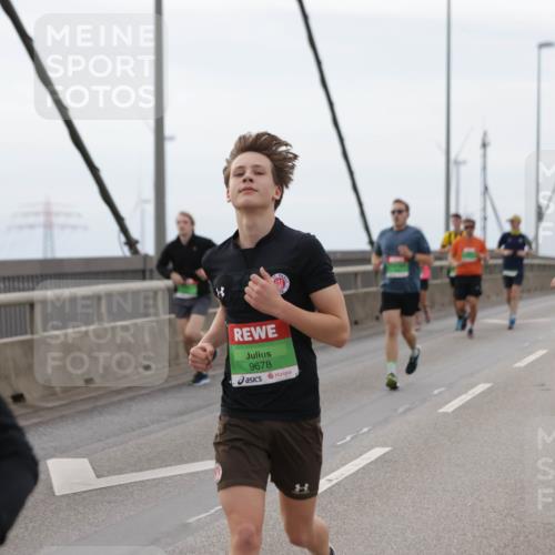 03.10.2025 - Köhlbrandbrückenlauf Jannik Wohlers http://msf.ph/oto/9142652 03.10.2025 15:43:50 Position 1 9678 meine-sportfotos.de