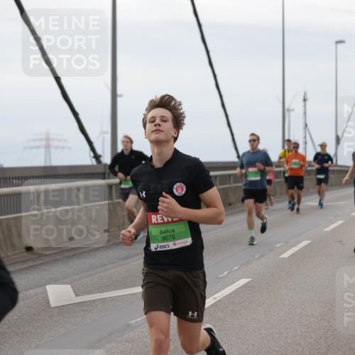 03.10.2025 - Köhlbrandbrückenlauf Jannik Wohlers http://msf.ph/oto/9142654 03.10.2025 15:43:50 Position 1 9678 meine-sportfotos.de