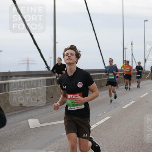 03.10.2025 - Köhlbrandbrückenlauf Jannik Wohlers http://msf.ph/oto/9142657 03.10.2025 15:43:50 Position 1 9678 meine-sportfotos.de