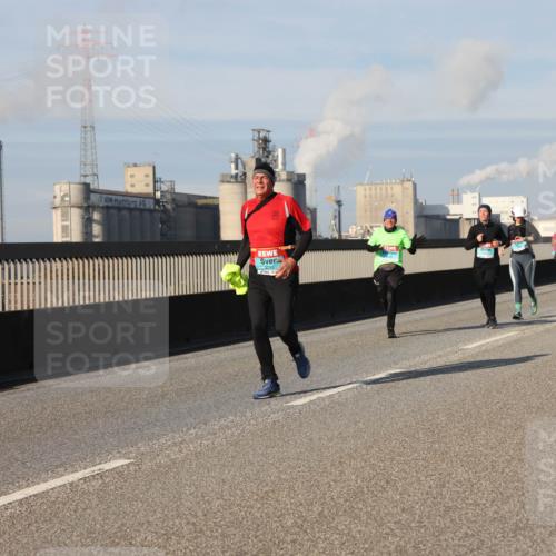 03.10.2025 - Köhlbrandbrückenlauf Lena Gebhardt http://msf.ph/oto/9142663 03.10.2025 10:00:32 Position 2  meine-sportfotos.de