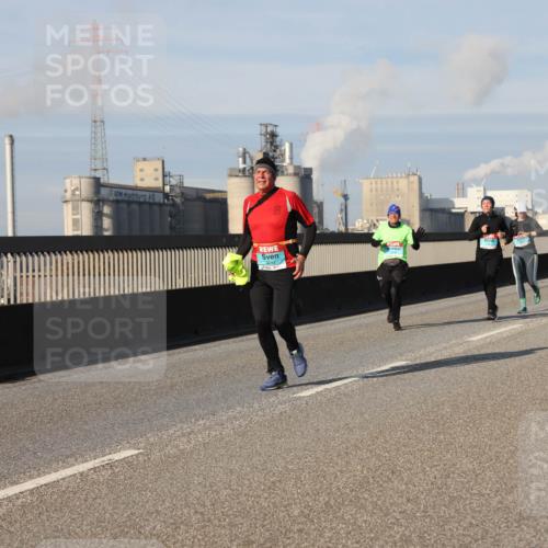 03.10.2025 - Köhlbrandbrückenlauf Lena Gebhardt http://msf.ph/oto/9142666 03.10.2025 10:00:32 Position 2 3030 meine-sportfotos.de