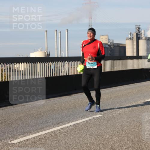 03.10.2025 - Köhlbrandbrückenlauf Lena Gebhardt http://msf.ph/oto/9142683 03.10.2025 10:00:33 Position 2 3030 meine-sportfotos.de