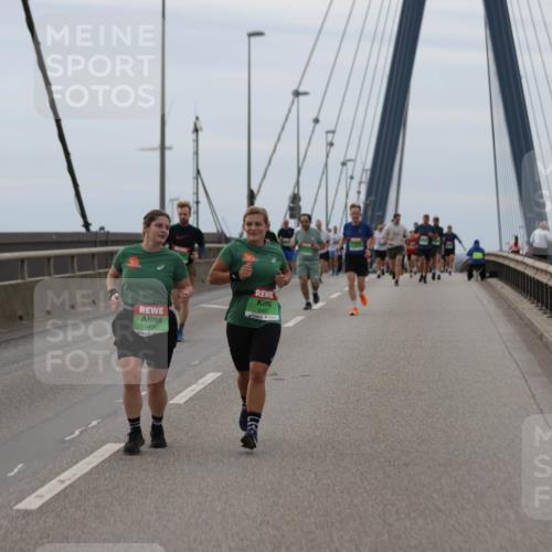 03.10.2025 - Köhlbrandbrückenlauf Jannik Wohlers http://msf.ph/oto/9142686 03.10.2025 15:43:57 Position 1 9457 meine-sportfotos.de