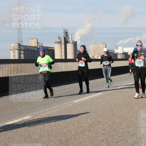 03.10.2025 - Köhlbrandbrückenlauf Lena Gebhardt http://msf.ph/oto/9142697 03.10.2025 10:00:34 Position 2 2674 meine-sportfotos.de