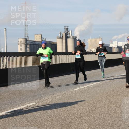 03.10.2025 - Köhlbrandbrückenlauf Lena Gebhardt http://msf.ph/oto/9142705 03.10.2025 10:00:34 Position 2 1663, 2674 meine-sportfotos.de