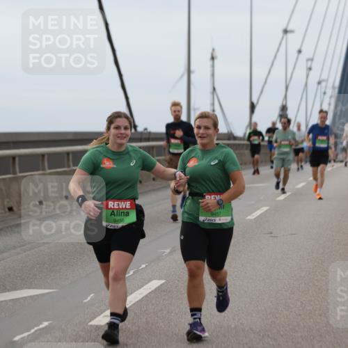03.10.2025 - Köhlbrandbrückenlauf Jannik Wohlers http://msf.ph/oto/9142713 03.10.2025 15:43:58 Position 1 9456, 9457 meine-sportfotos.de