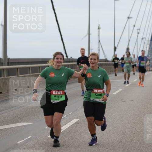 03.10.2025 - Köhlbrandbrückenlauf Jannik Wohlers http://msf.ph/oto/9142716 03.10.2025 15:43:58 Position 1 9456, 9457 meine-sportfotos.de