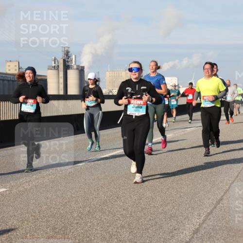 03.10.2025 - Köhlbrandbrückenlauf Lena Gebhardt http://msf.ph/oto/9142723 03.10.2025 10:00:36 Position 2 1051, 1971, 245 meine-sportfotos.de