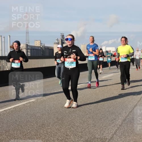 03.10.2025 - Köhlbrandbrückenlauf Lena Gebhardt http://msf.ph/oto/9142738 03.10.2025 10:00:36 Position 2 1051, 1971 meine-sportfotos.de