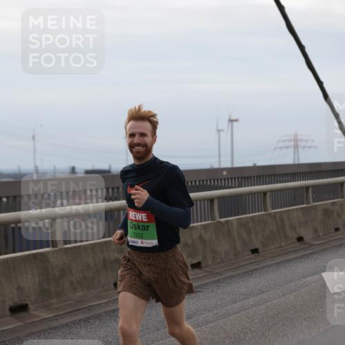 03.10.2025 - Köhlbrandbrückenlauf Jannik Wohlers http://msf.ph/oto/9142766 03.10.2025 15:44:03 Position 1 7222 meine-sportfotos.de