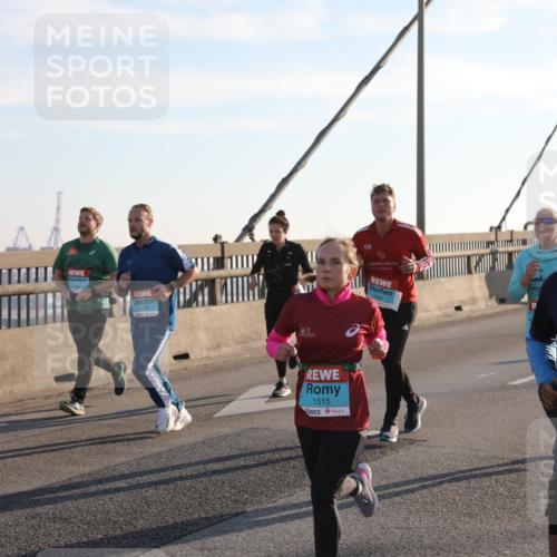 03.10.2025 - Köhlbrandbrückenlauf Yannick Fuchs http://msf.ph/oto/9142767 03.10.2025 08:29:40 Position 2 1534, 1515, 1296 meine-sportfotos.de