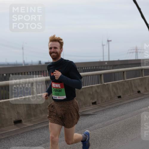 03.10.2025 - Köhlbrandbrückenlauf Jannik Wohlers http://msf.ph/oto/9142771 03.10.2025 15:44:03 Position 1 7222 meine-sportfotos.de