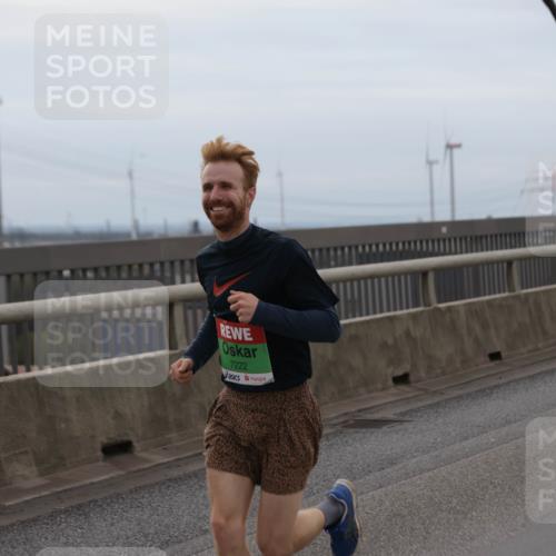 03.10.2025 - Köhlbrandbrückenlauf Jannik Wohlers http://msf.ph/oto/9142775 03.10.2025 15:44:03 Position 1 7222 meine-sportfotos.de