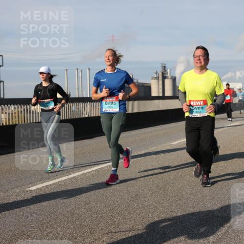 03.10.2025 - Köhlbrandbrückenlauf Lena Gebhardt http://msf.ph/oto/9142776 03.10.2025 10:00:38 Position 2 2055, 1663 meine-sportfotos.de