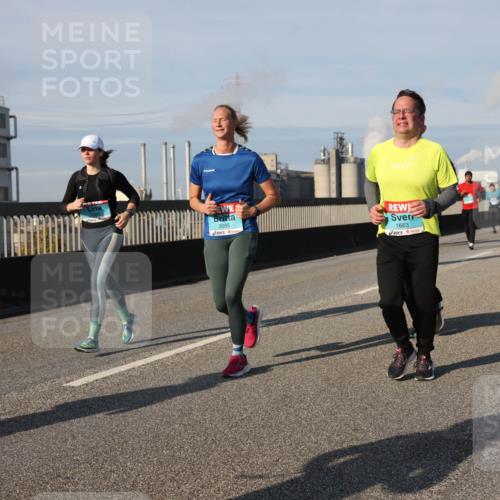 03.10.2025 - Köhlbrandbrückenlauf Lena Gebhardt http://msf.ph/oto/9142778 03.10.2025 10:00:38 Position 2 2055, 1663 meine-sportfotos.de