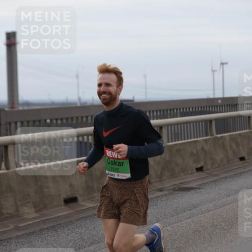 03.10.2025 - Köhlbrandbrückenlauf Jannik Wohlers http://msf.ph/oto/9142779 03.10.2025 15:44:03 Position 1 7222 meine-sportfotos.de