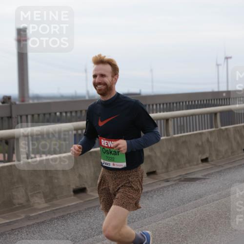 03.10.2025 - Köhlbrandbrückenlauf Jannik Wohlers http://msf.ph/oto/9142781 03.10.2025 15:44:03 Position 1 7222 meine-sportfotos.de