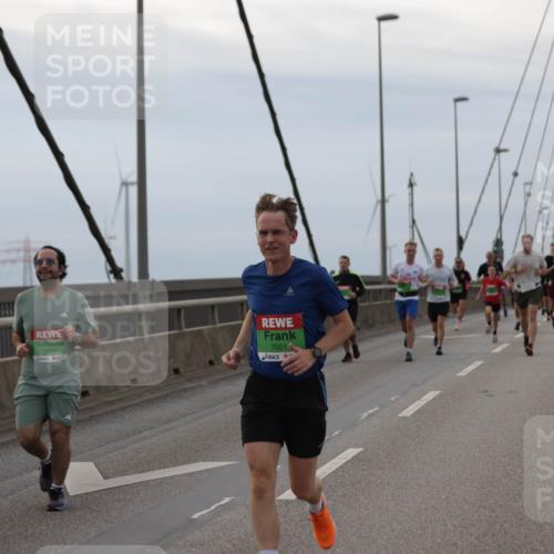03.10.2025 - Köhlbrandbrückenlauf Jannik Wohlers http://msf.ph/oto/9142791 03.10.2025 15:44:05 Position 1 7270, 7601 meine-sportfotos.de