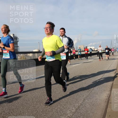 03.10.2025 - Köhlbrandbrückenlauf Lena Gebhardt http://msf.ph/oto/9142794 03.10.2025 10:00:39 Position 2 2024, 2055, 1663, 3529 meine-sportfotos.de