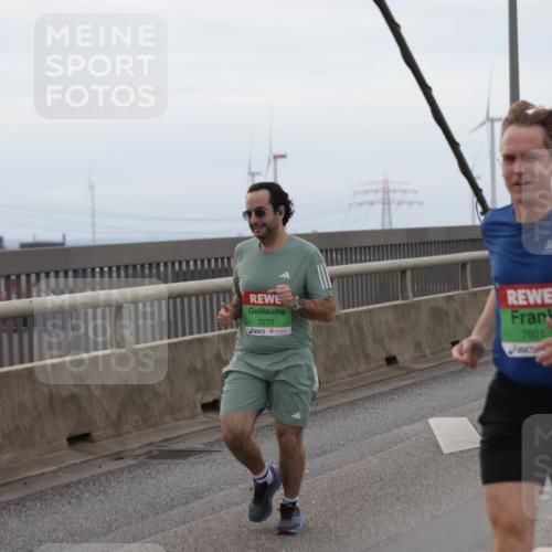 03.10.2025 - Köhlbrandbrückenlauf Jannik Wohlers http://msf.ph/oto/9142800 03.10.2025 15:44:05 Position 1 7270, 7601 meine-sportfotos.de